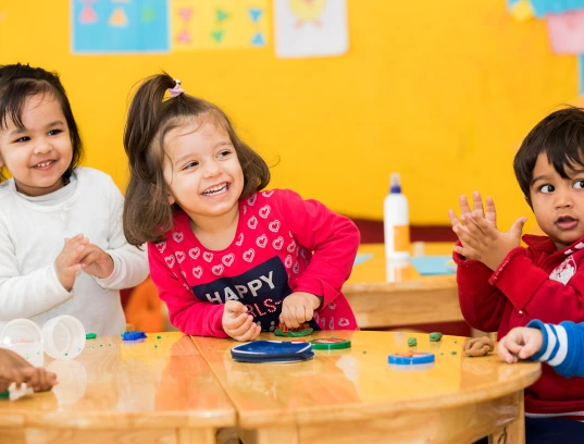 تعرف على أساليب تهذيب السلوك في مركز ضيافة الطفل